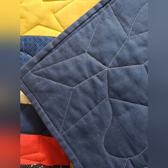 Handmade New Patriotic Double-Sided Quilt with Stars, Red, White & Blue, 76 x 68 - Picture 4 of 10